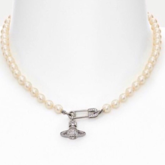 Sold out Vivienne Westwood pearl silver logo 16” necklace - Picture 2 of 11